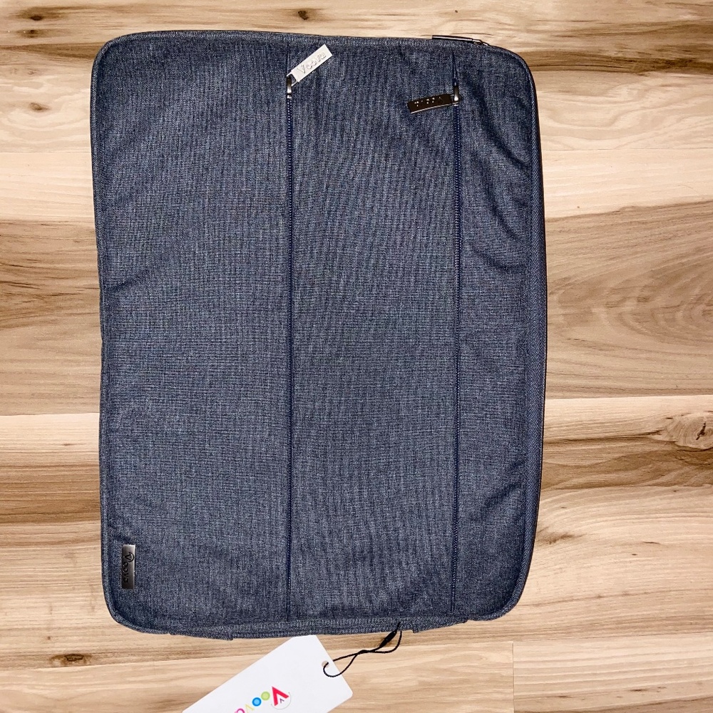 New laptop zip up case 15"